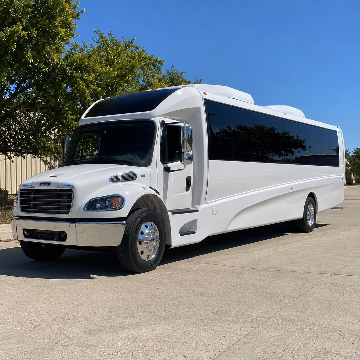 baytown 28 passenger minibus