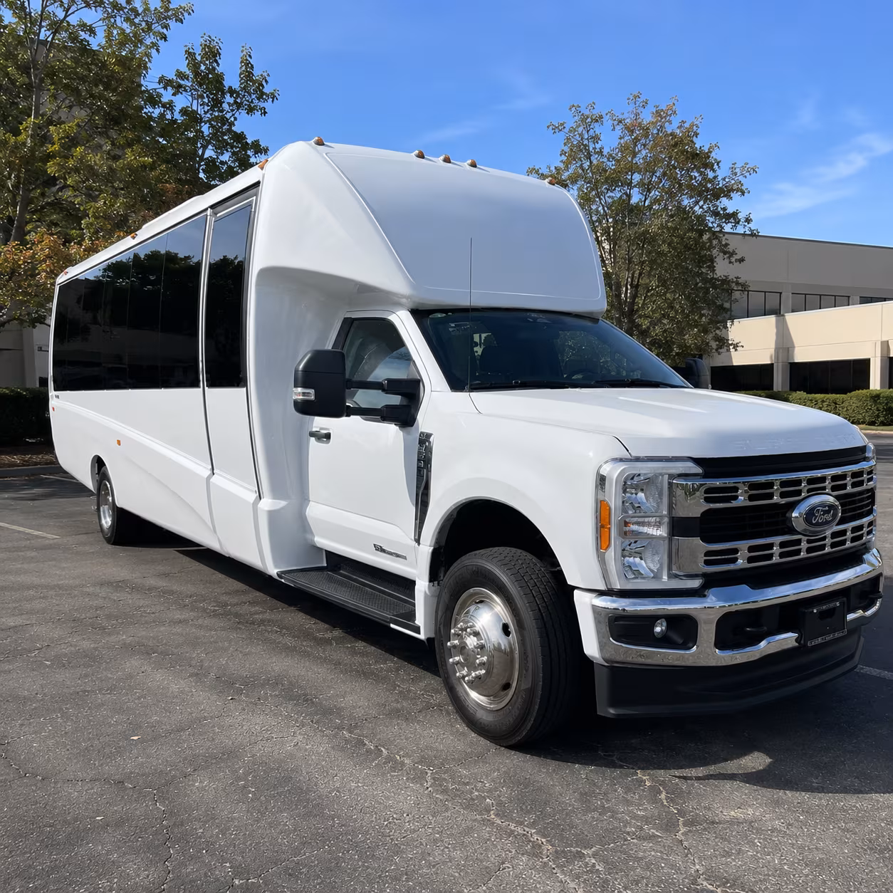 corporate and refinery shuttle buses in baytown texas