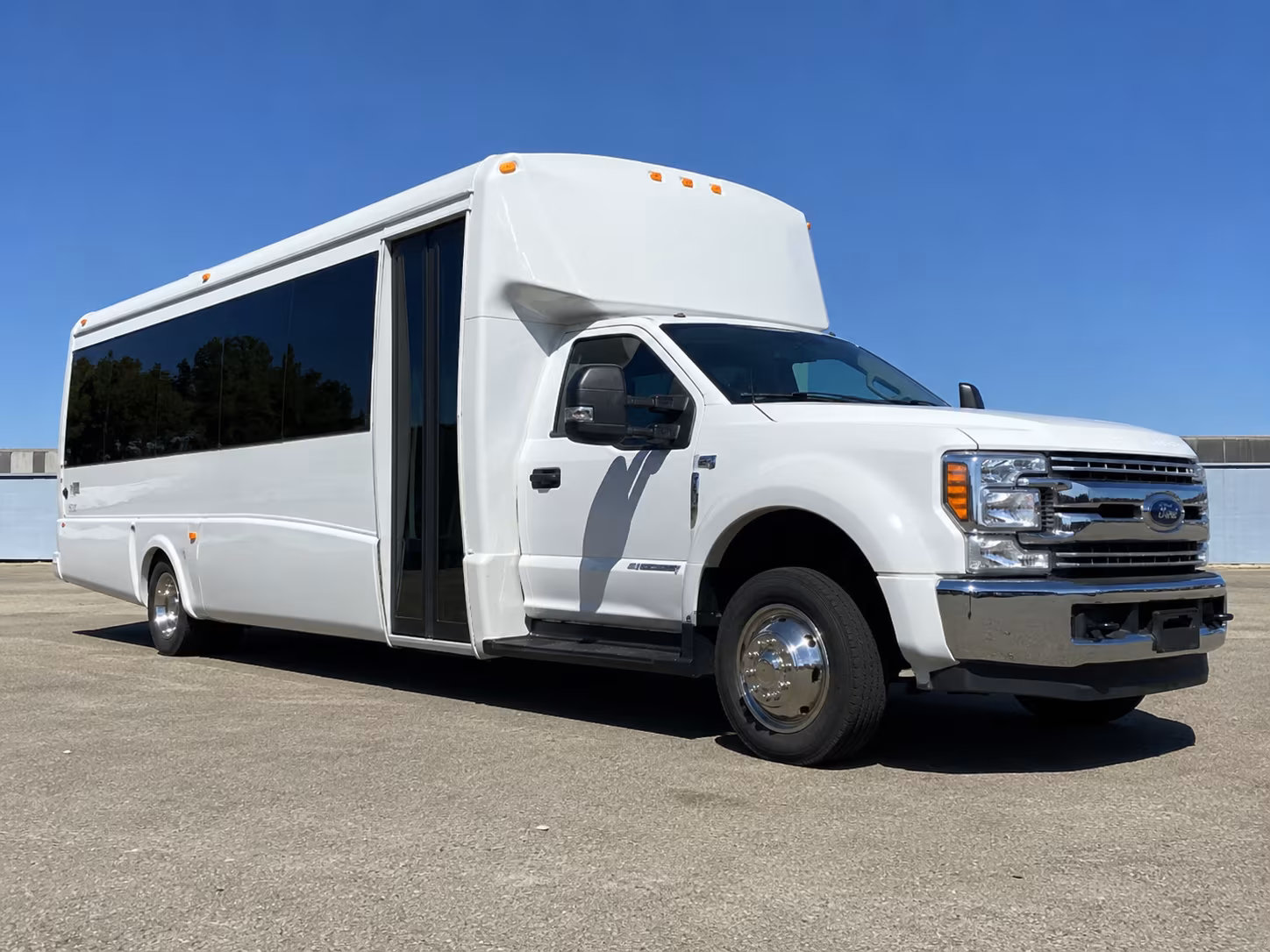 minibus rentals for smaller baytown prom groups who want a comfortable ride