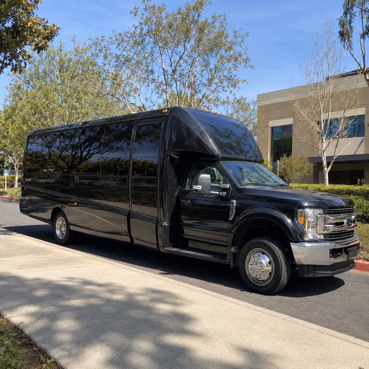 rent a party bus in baytown for pre prom dinners and the full night out
